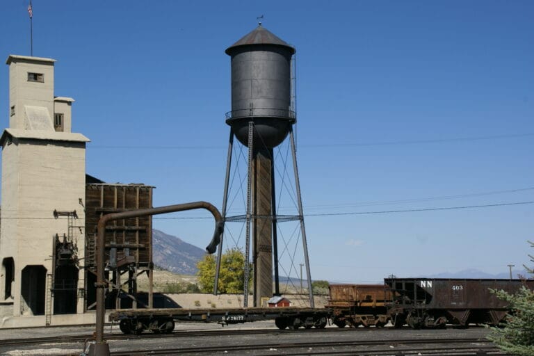 2012.10.03.130650 Water tower train station Ely Nevada