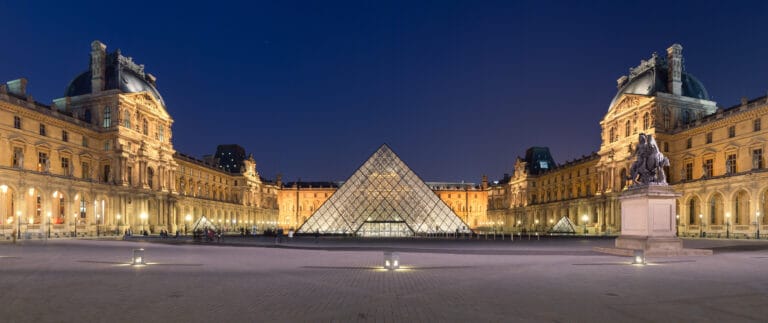 Salle des collections Review museum image