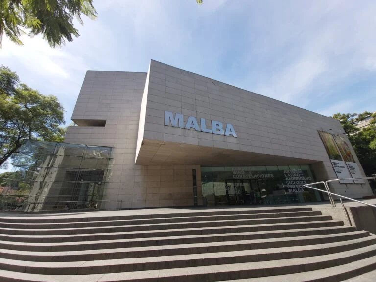 Fachada del Museo de Arte Latinoamericano de Buenos Aires (MALBA)