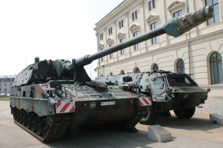 Panzerhaubitze 2000 - Bundeswehr Military History Museum, Dresden