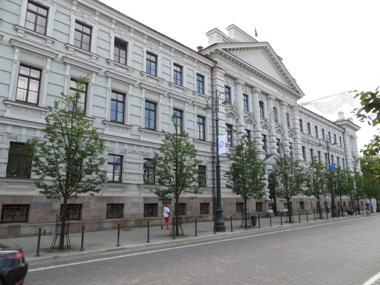 Former KGB building in Vilnius (9654551708)