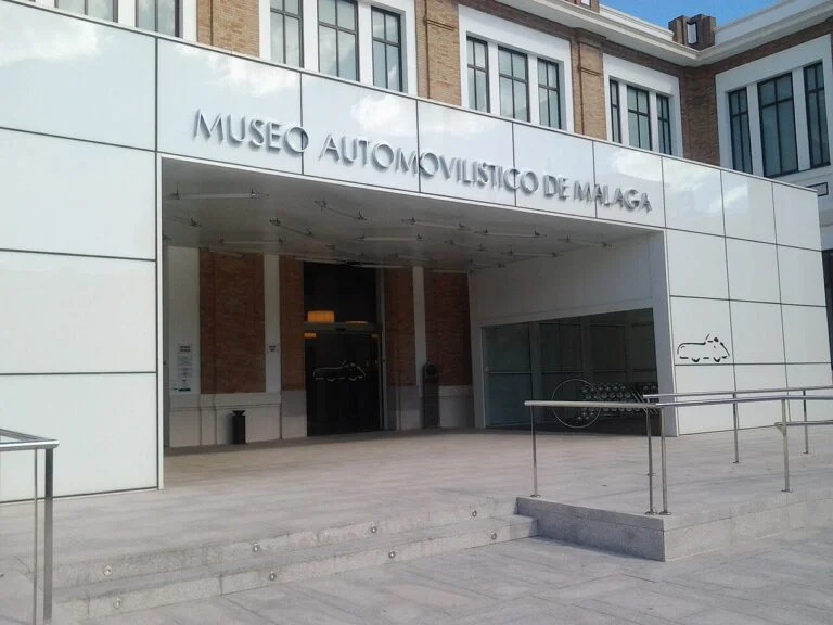 Museo Automovilístico y de la Moda