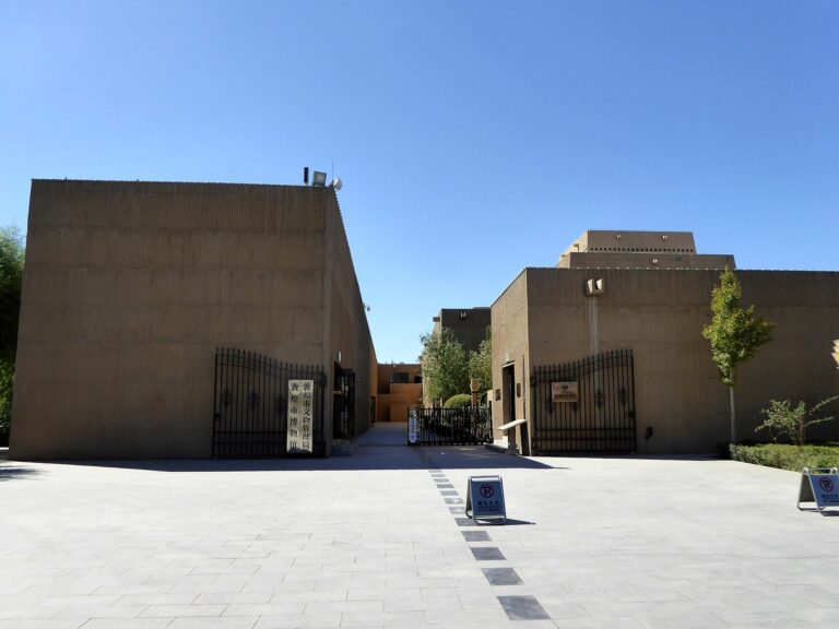 Dunhuang Museum China 敦煌博物馆 - panoramio (1)