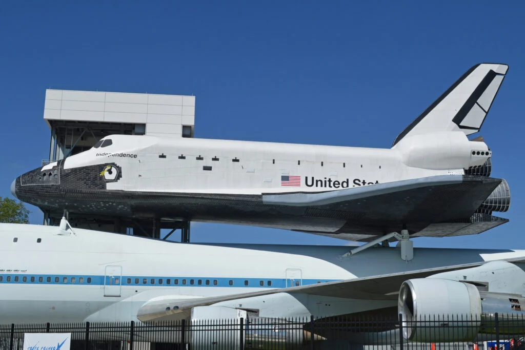 Replica Space Shuttle Orbiter “Independence” (40638280872)