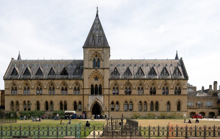 1081534 I THE UNIVERSITY MUSEUM AND PITT RIVERS MUSEUM, PARKS ROAD Oxford 20250617 0005