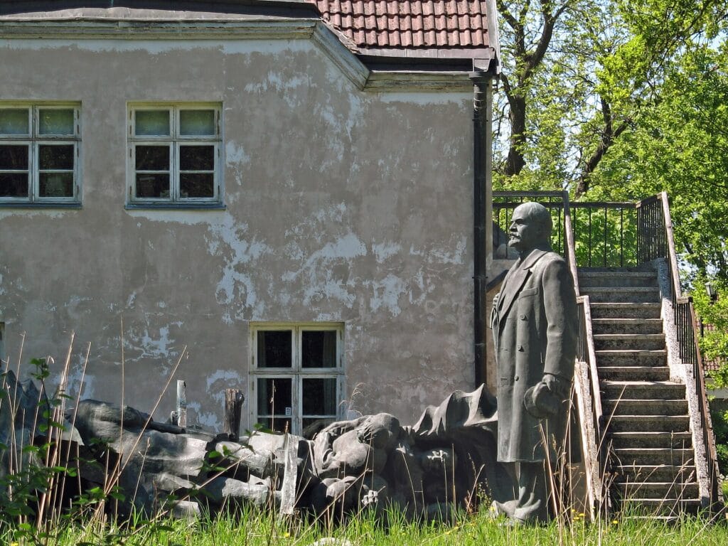 2009 Fragments of Soviet monuments in the backyard of the Estonian Historical Museum