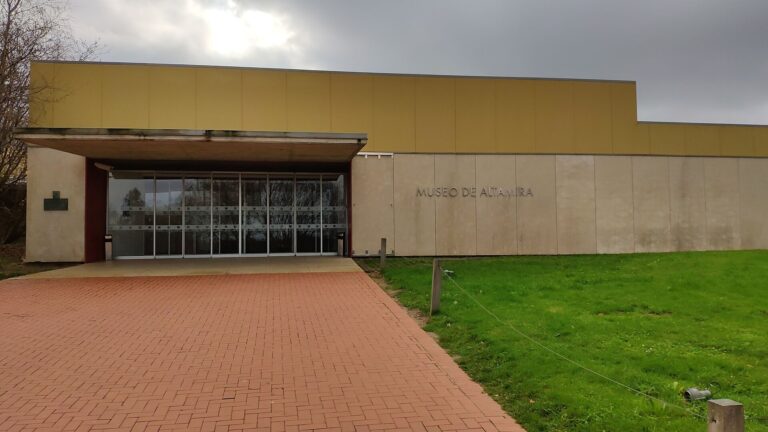 Entrada al Museo de Altamira