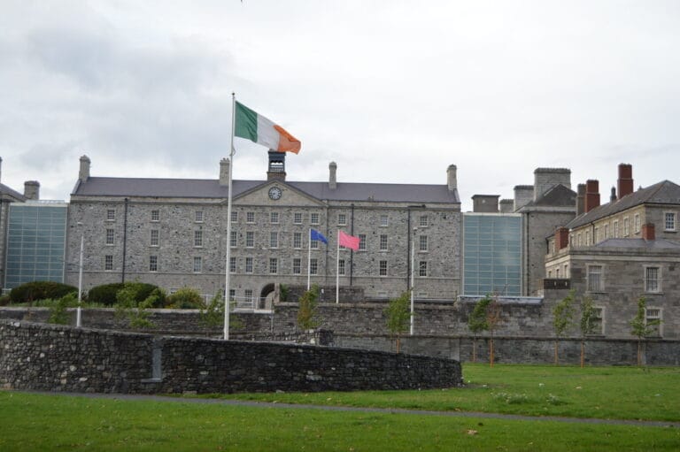 The National Museum of Ireland - Decorative Arts ^ History - geograph.org.uk - 6003734