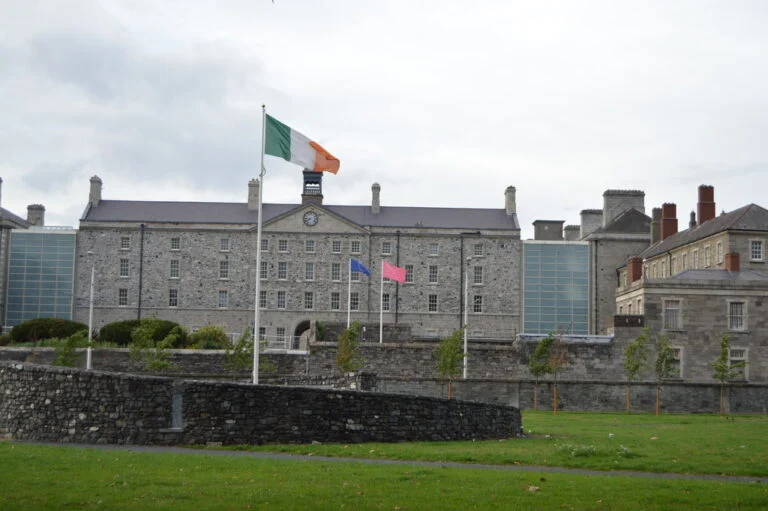 The National Museum of Ireland - Decorative Arts ^ History - geograph.org.uk - 6003734