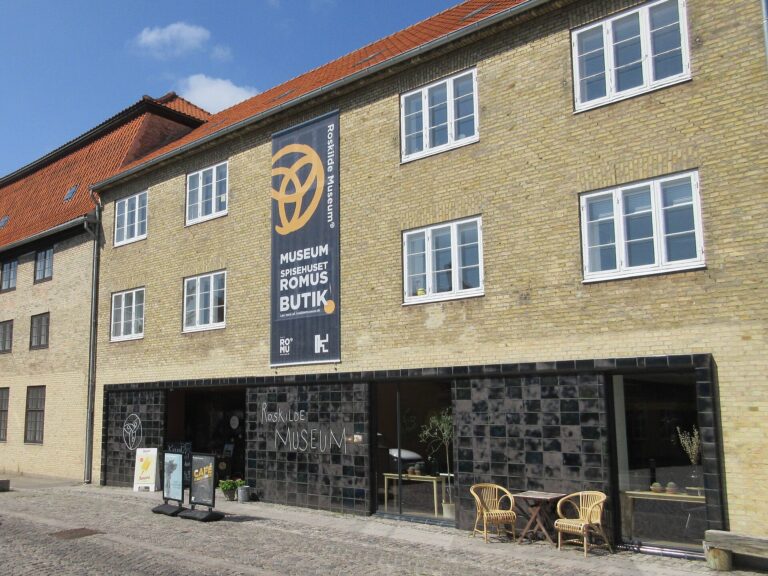 Roskilde Museum entrance 01